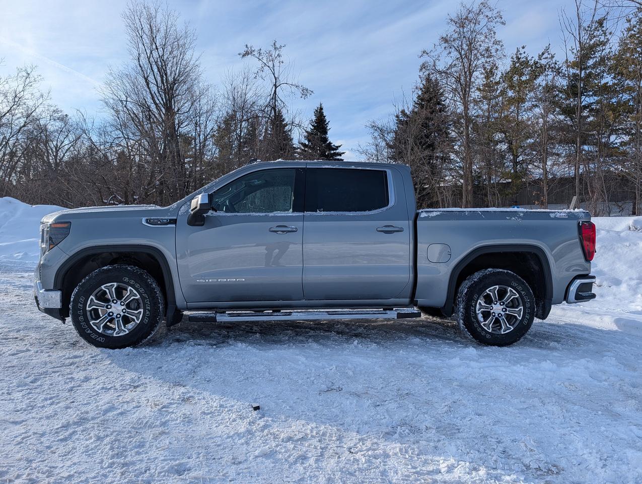 2026 GMC Sierra 1500 SLE Photo4