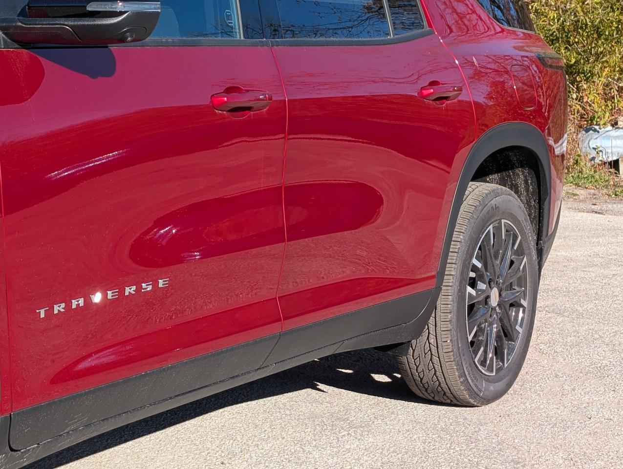 2026 Chevrolet Traverse LT Photo