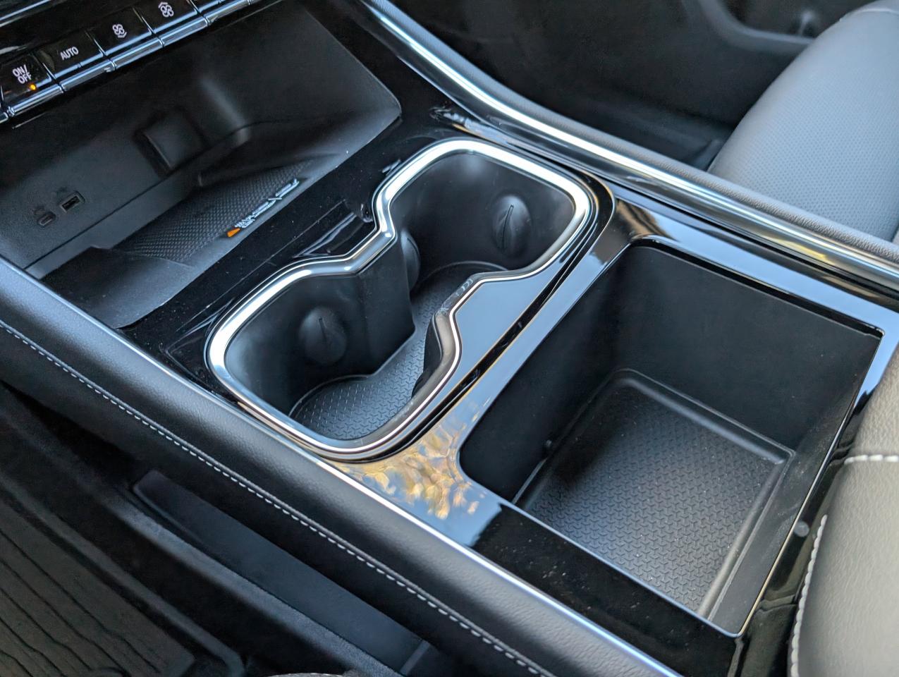 2026 Chevrolet Traverse LT Photo