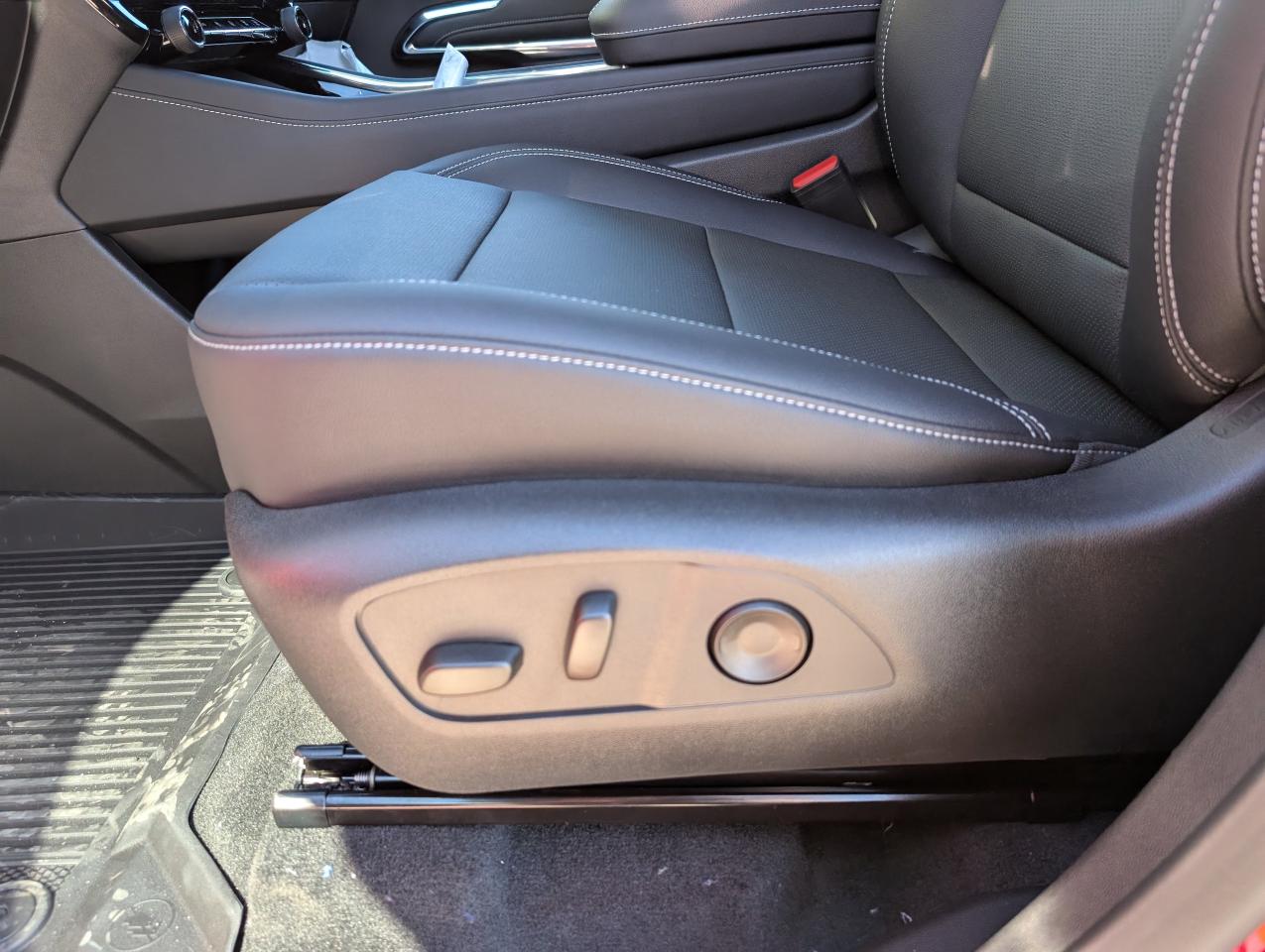 2026 Chevrolet Traverse LT Photo