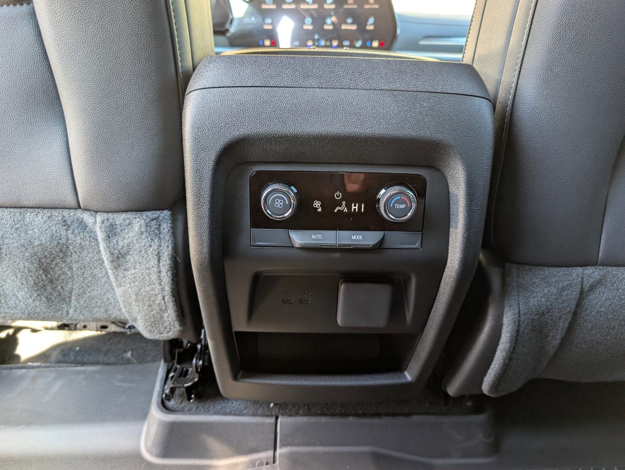 2026 Chevrolet Traverse LT Photo