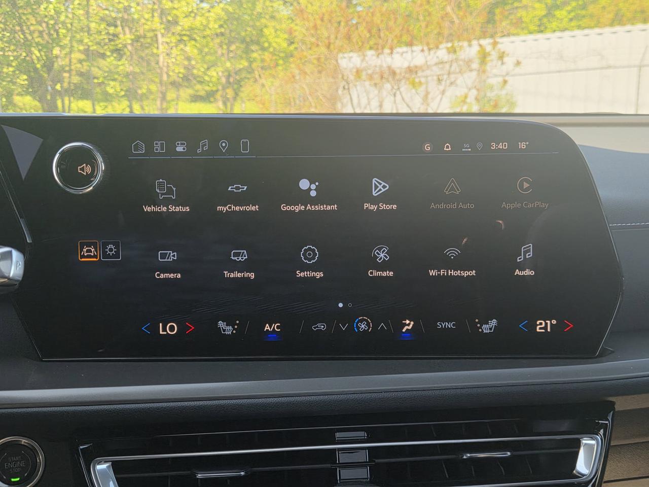 2026 Chevrolet Traverse LT Photo