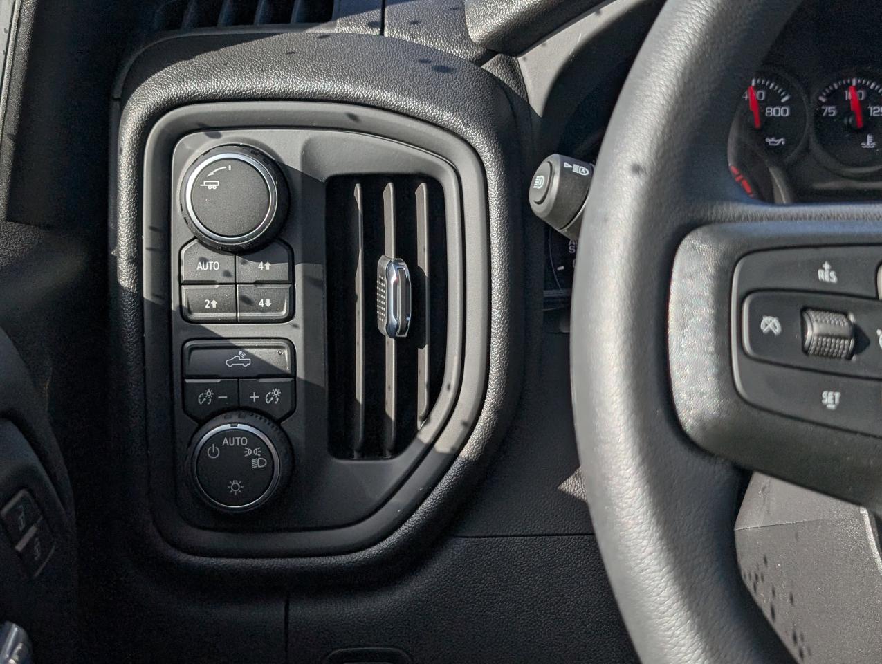 2026 Chevrolet Silverado 1500 Custom Trail Boss Photo