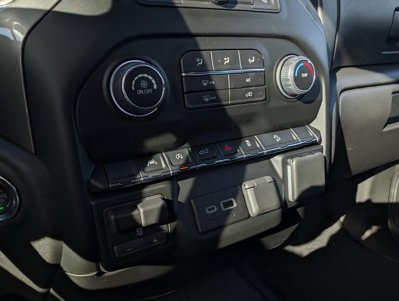 2026 Chevrolet Silverado 1500 Custom Trail Boss Photo