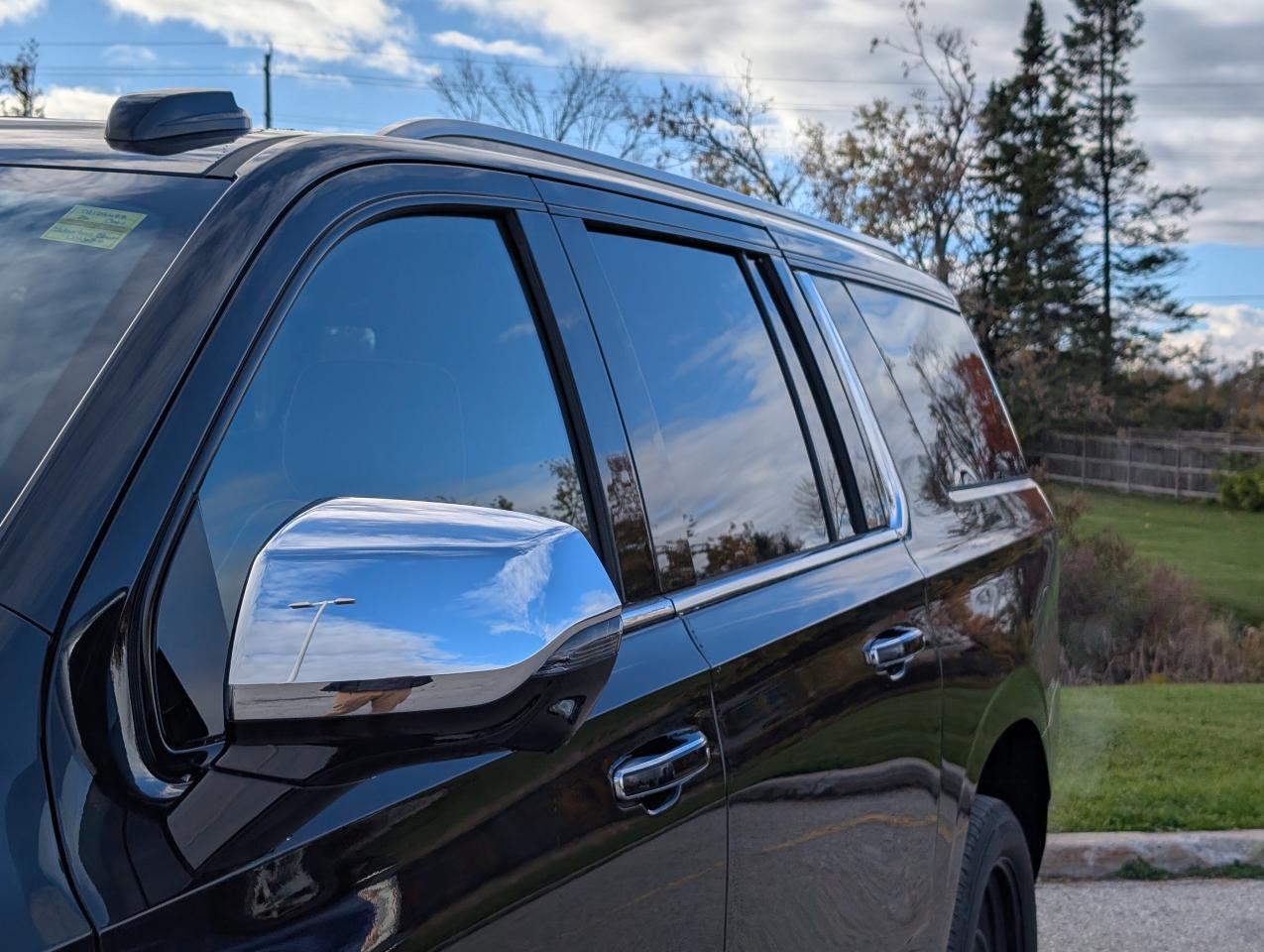 2026 Chevrolet Suburban Premier Photo2