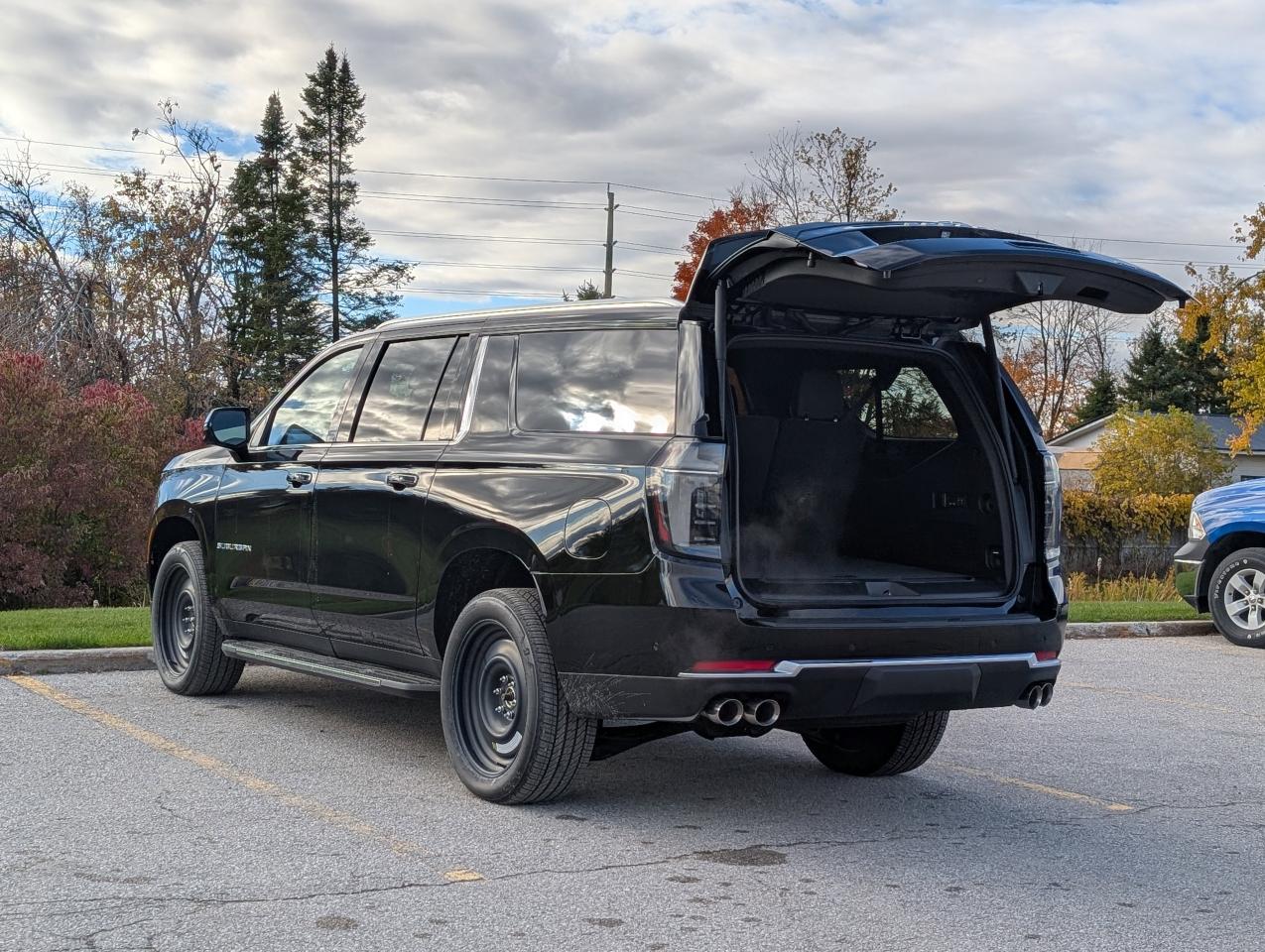 2026 Chevrolet Suburban Premier Photo