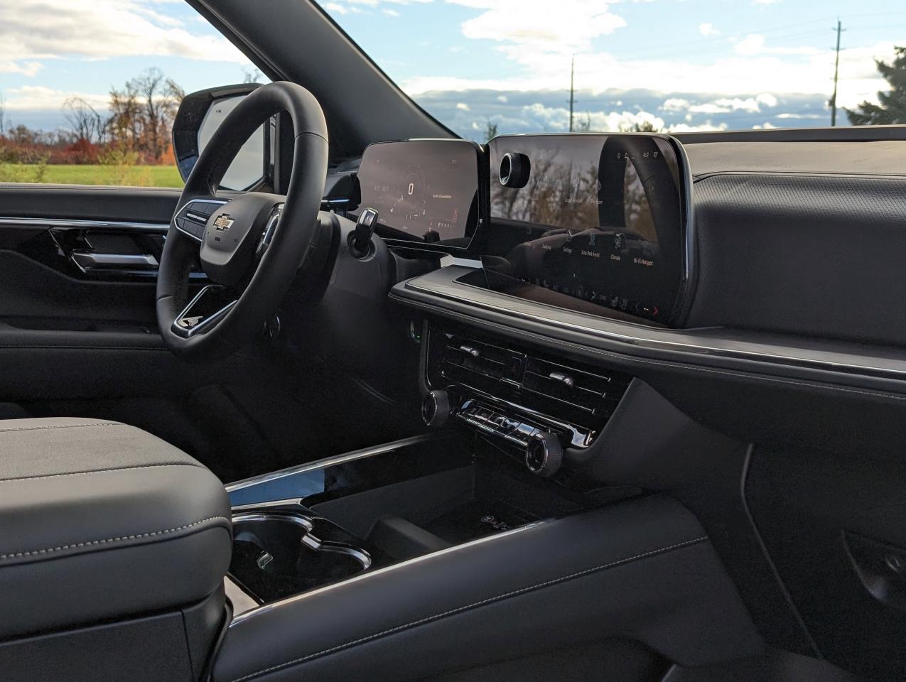 2026 Chevrolet Suburban Premier Photo