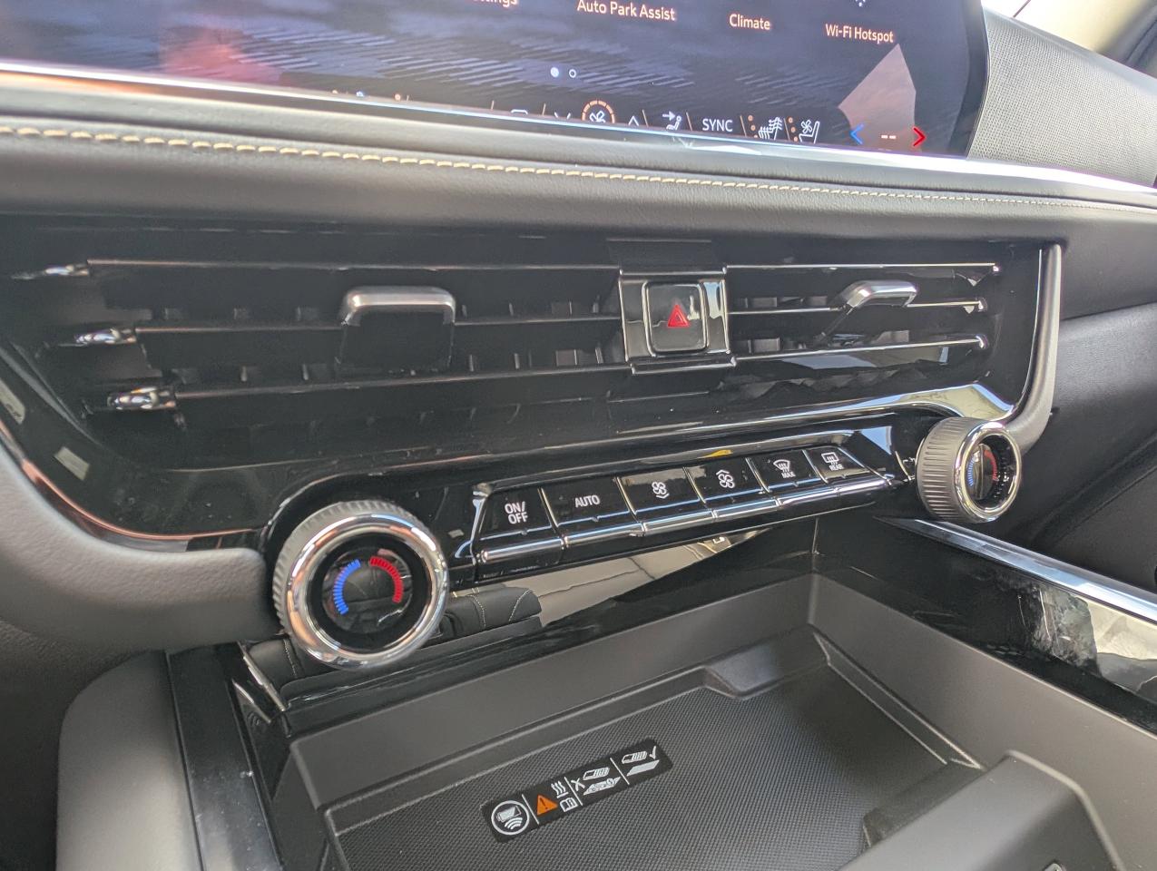 2026 Chevrolet Suburban Premier Photo