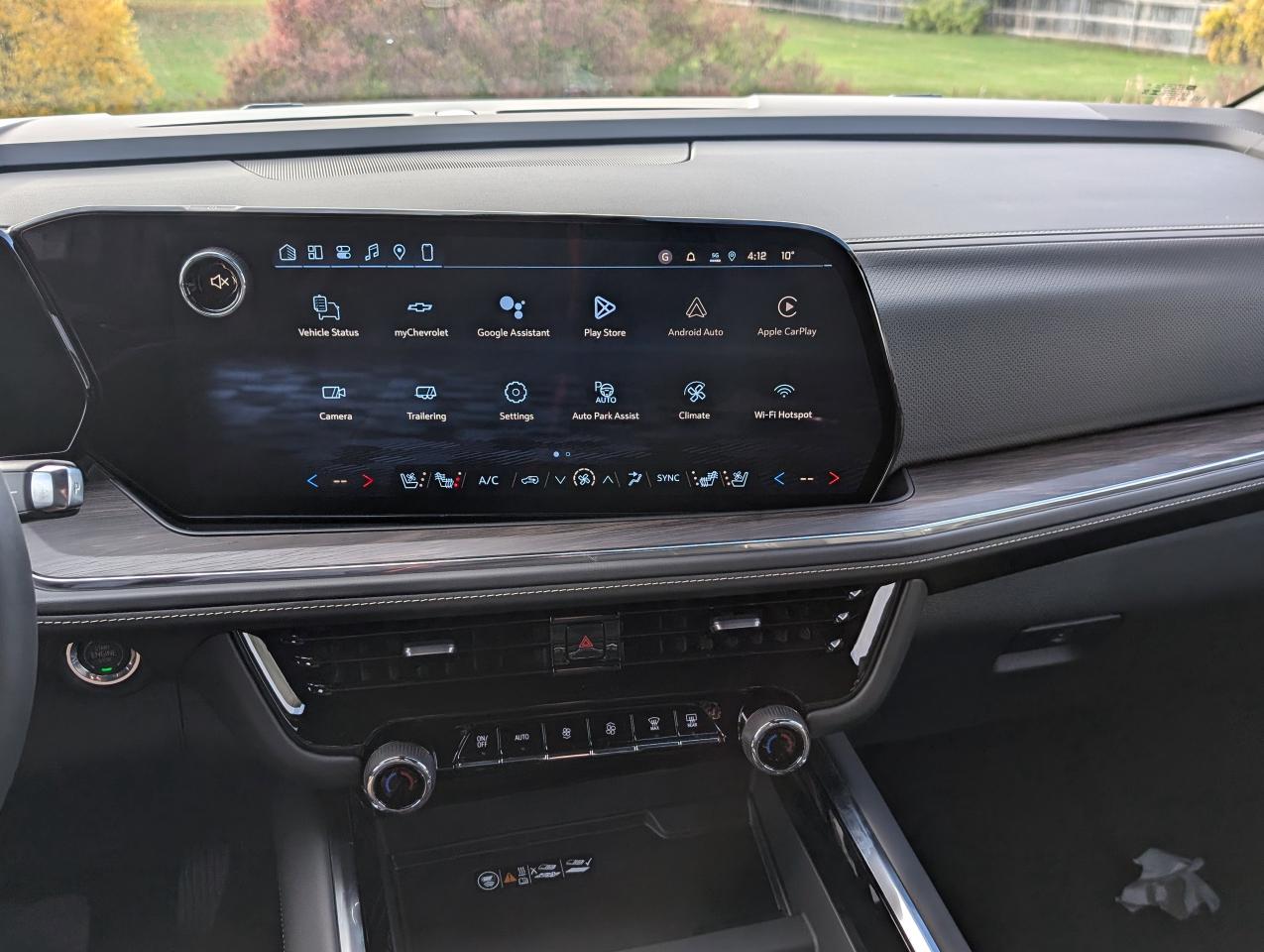 2026 Chevrolet Suburban Premier Photo