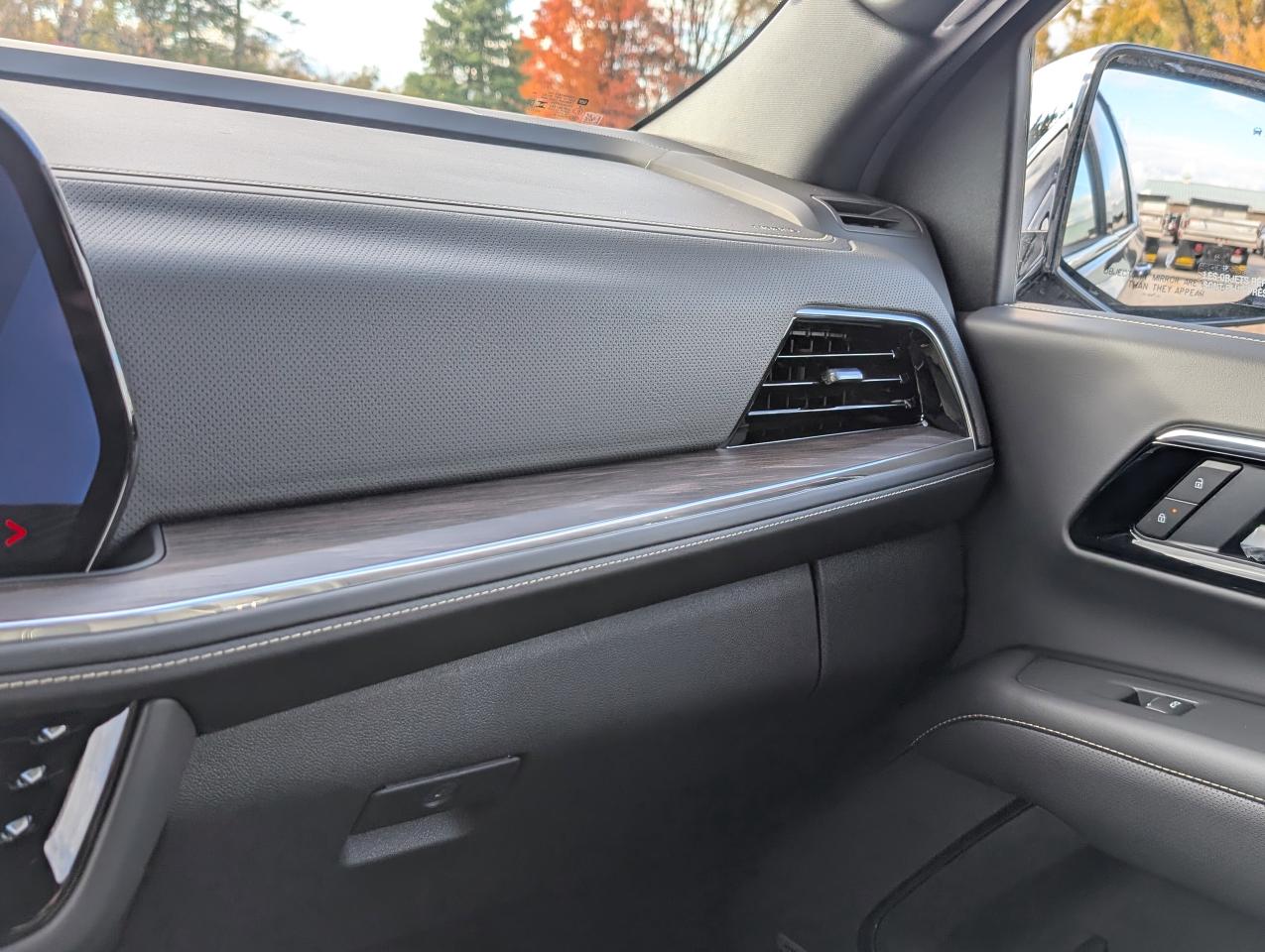 2026 Chevrolet Suburban Premier Photo