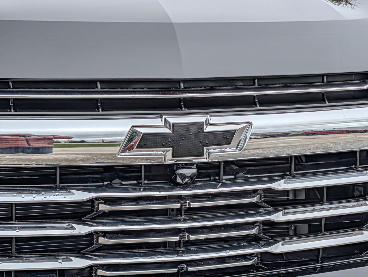 2026 Chevrolet Suburban Premier Photo
