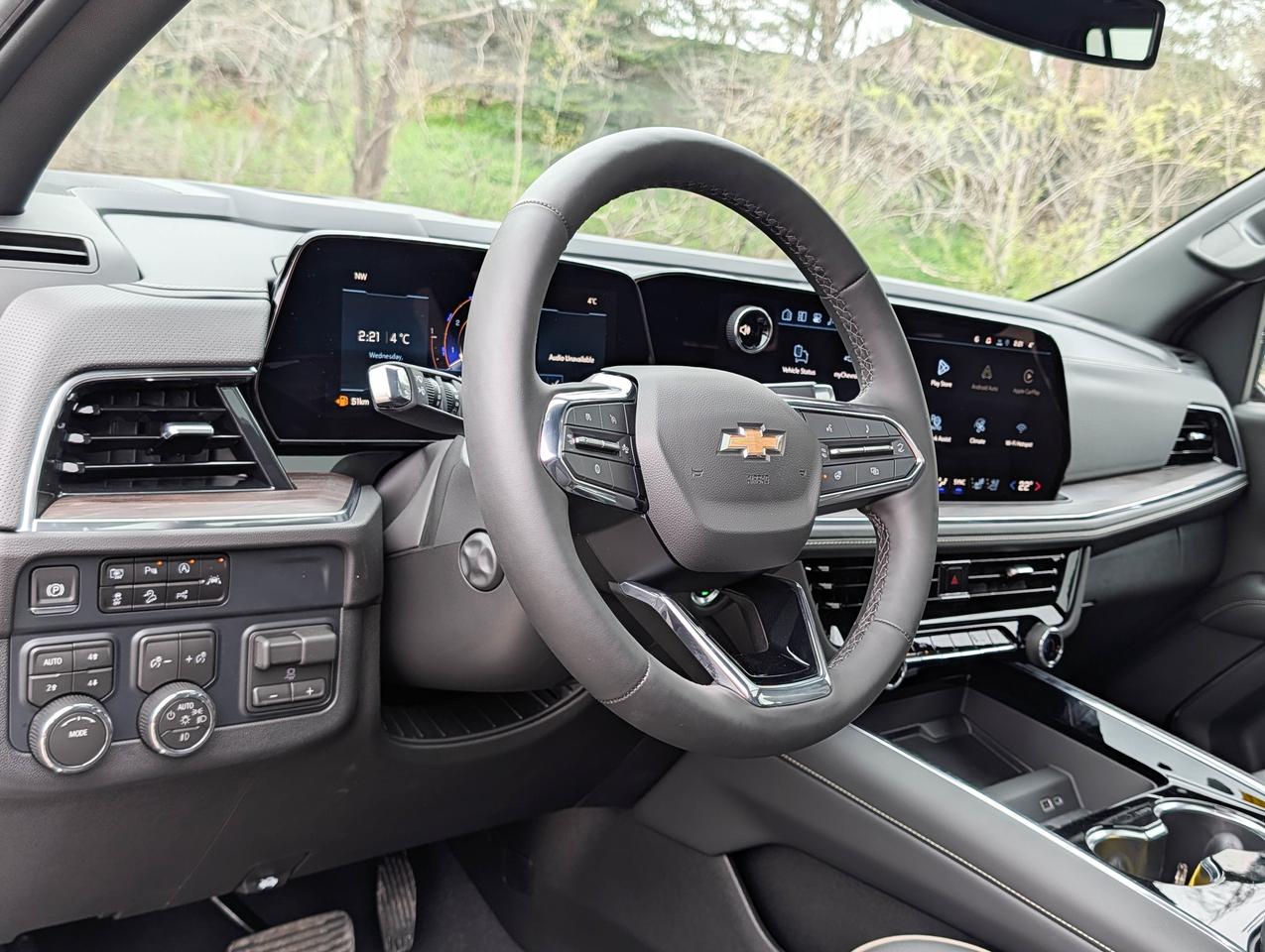 2026 Chevrolet Suburban Premier Photo