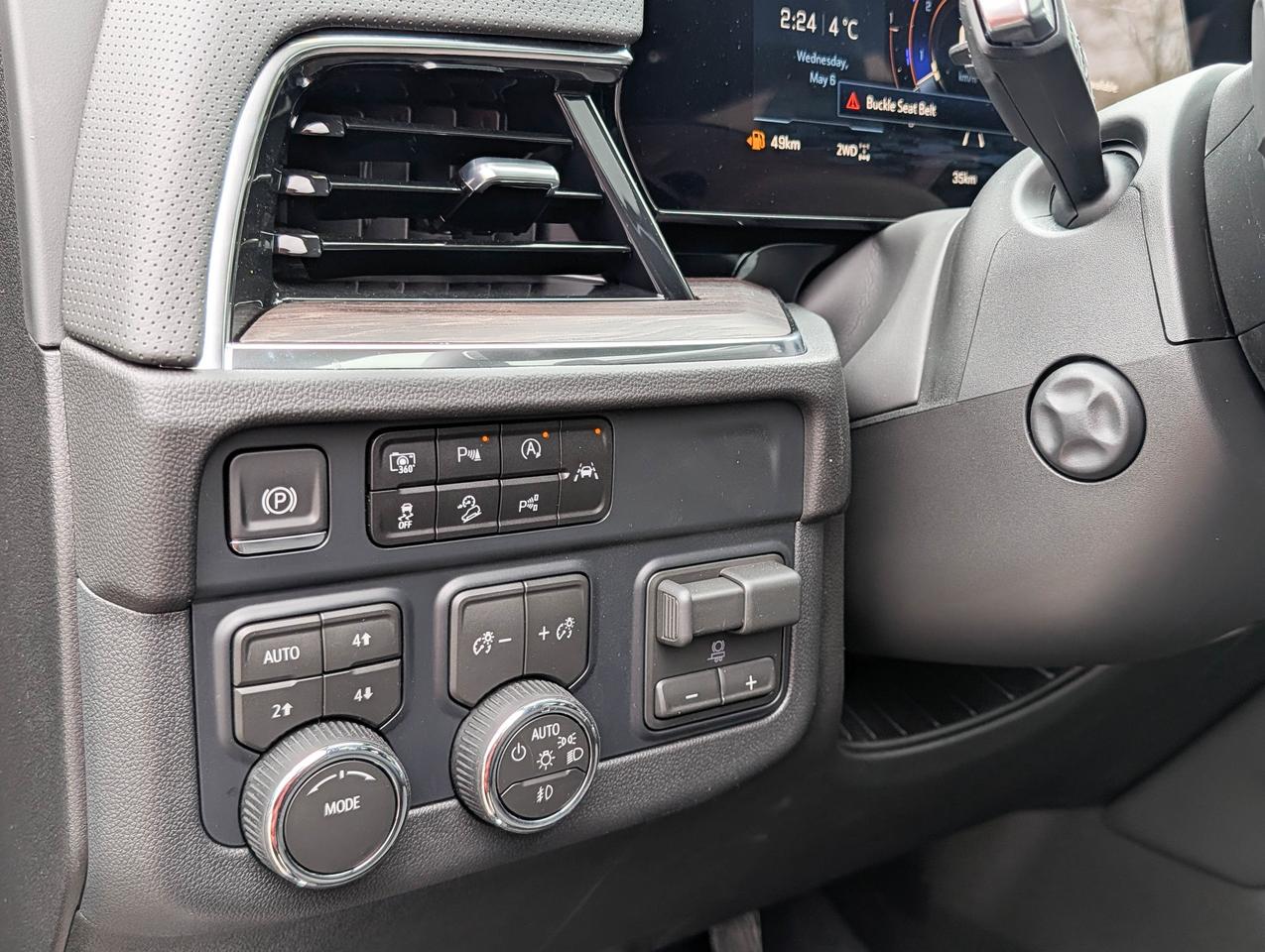 2026 Chevrolet Suburban Premier Photo