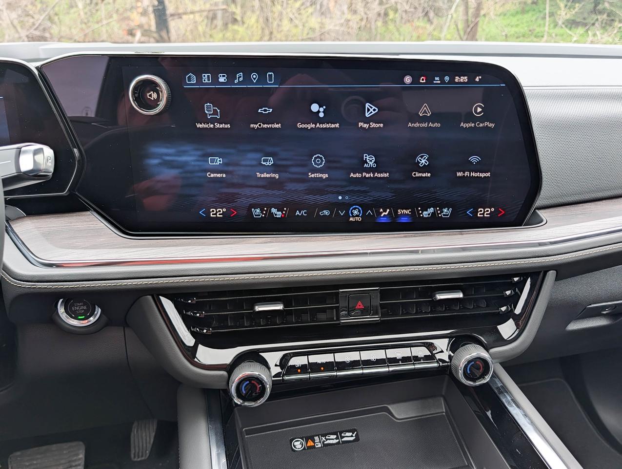 2026 Chevrolet Suburban Premier Photo