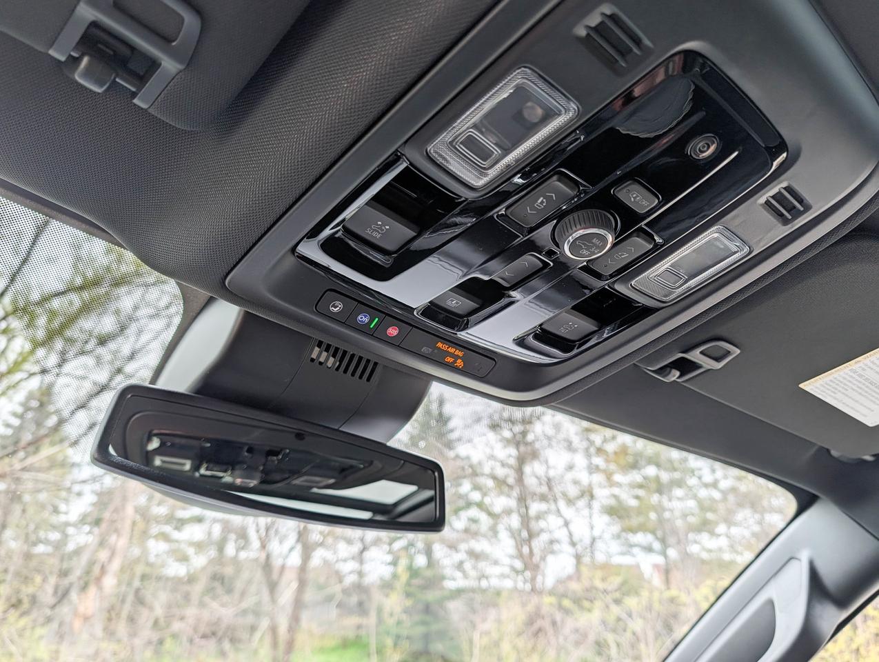 2026 Chevrolet Suburban Premier Photo