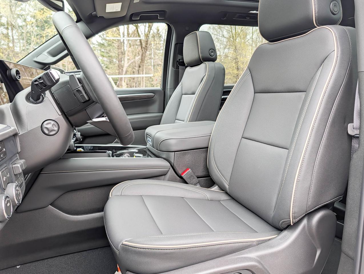 2026 Chevrolet Suburban Premier Photo