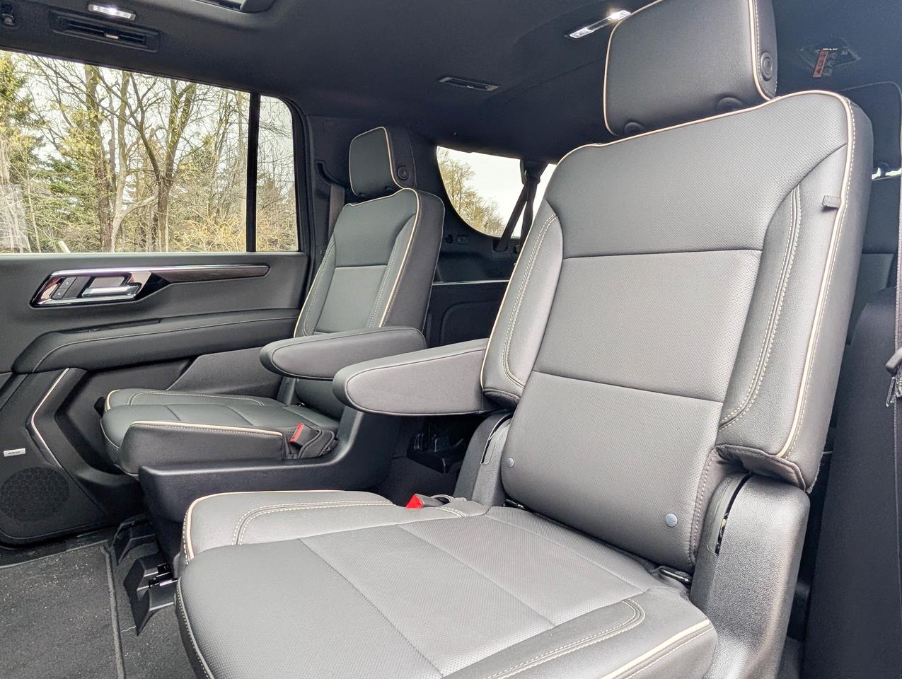 2026 Chevrolet Suburban Premier Photo