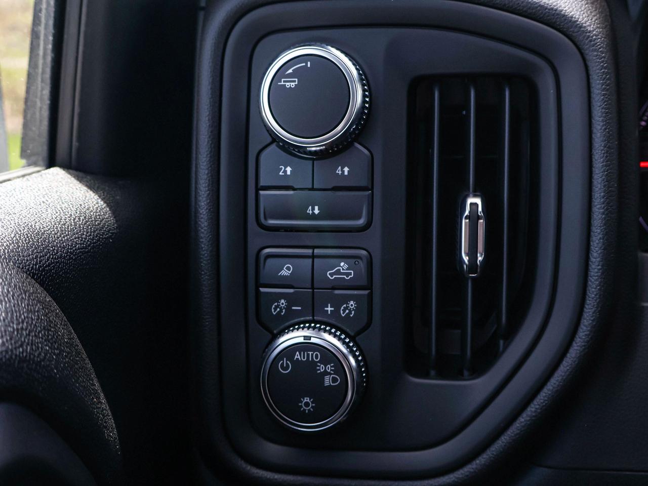 2026 GMC SIERRA 2500HD Pro Photo