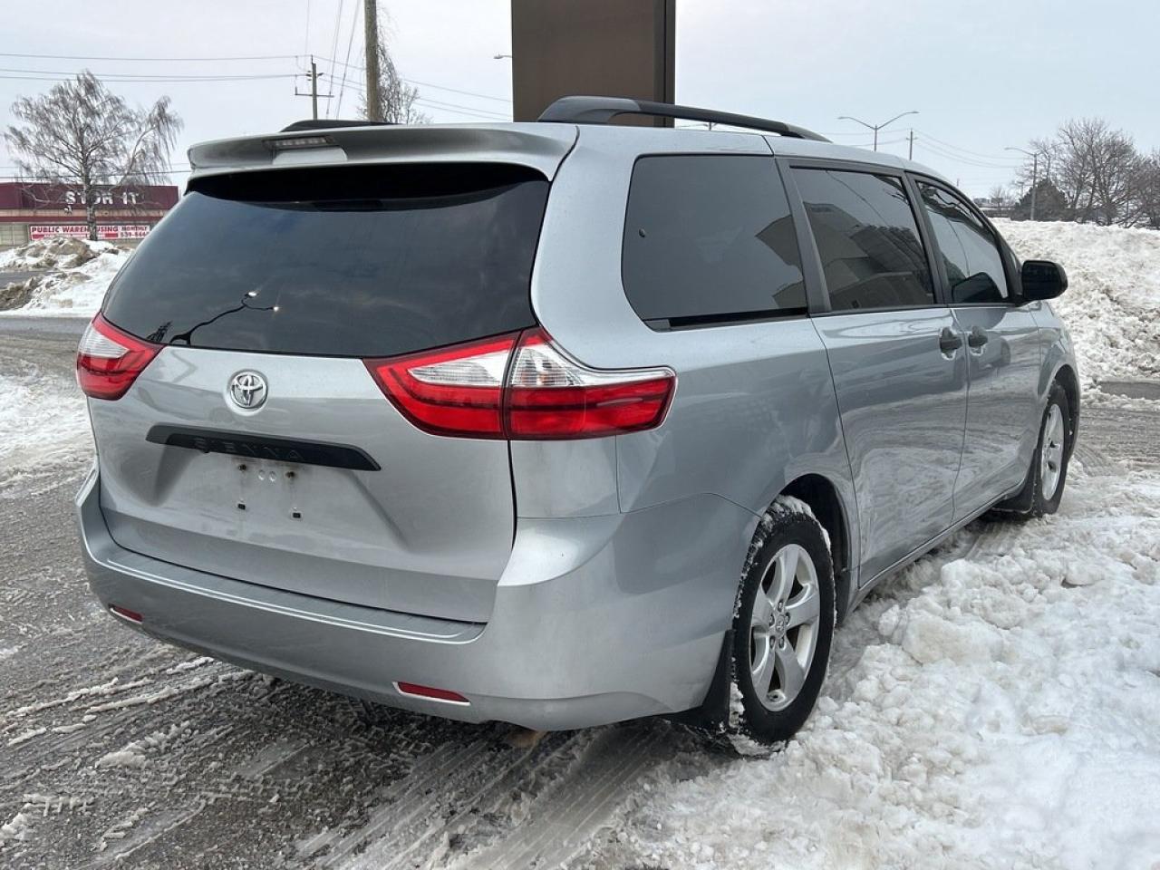 2015 Toyota Sienna 7-Pass V6 6A Photo4