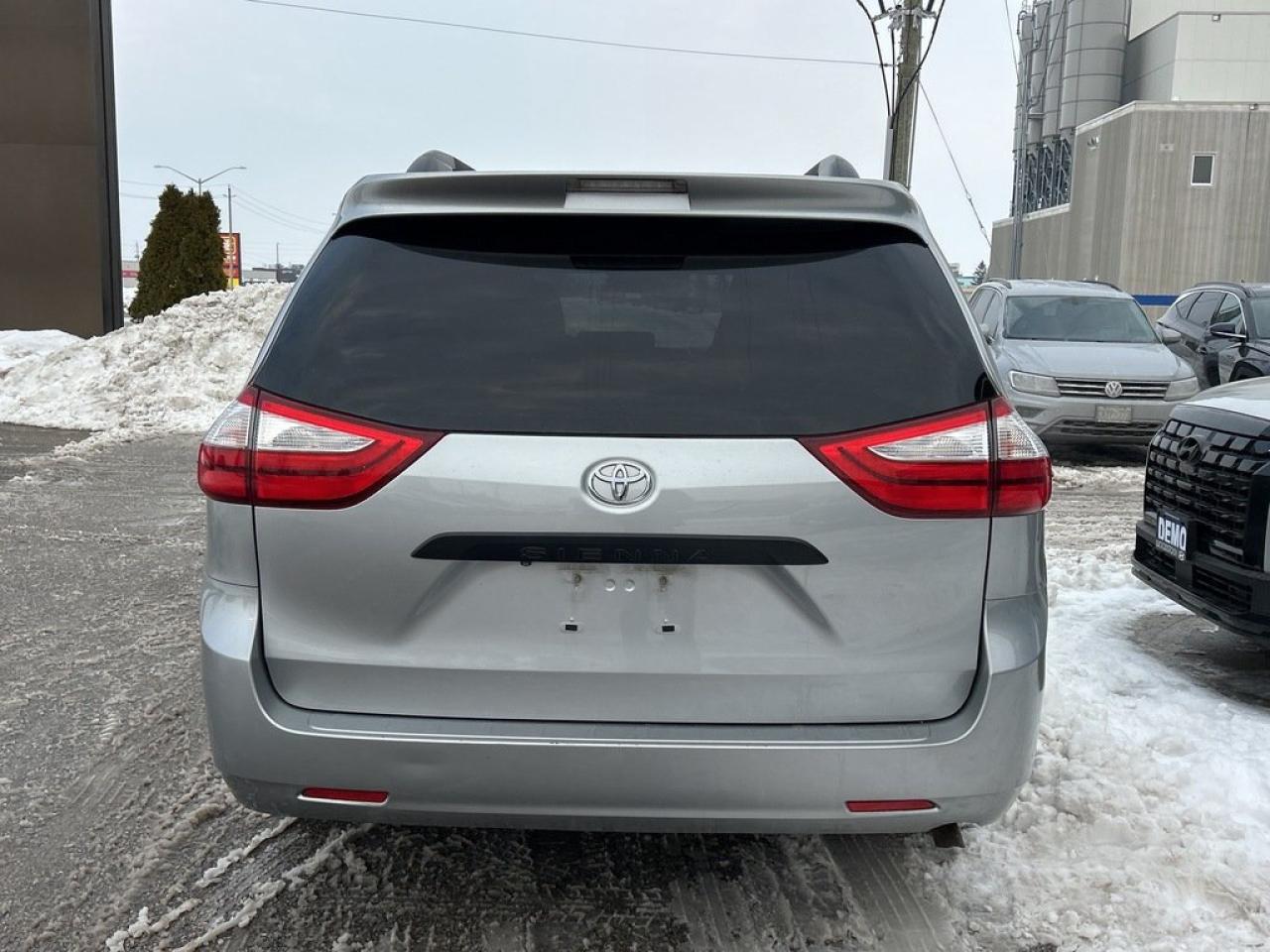 2015 Toyota Sienna 7-Pass V6 6A Photo