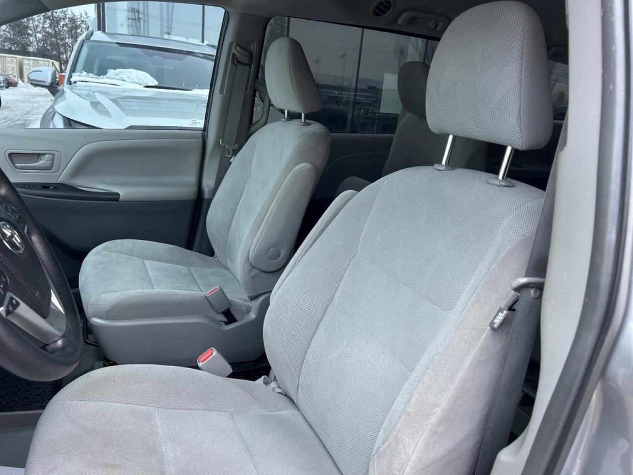 2015 Toyota Sienna 7-Pass V6 6A Photo