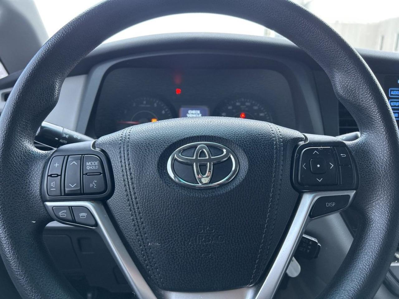 2015 Toyota Sienna 7-Pass V6 6A Photo