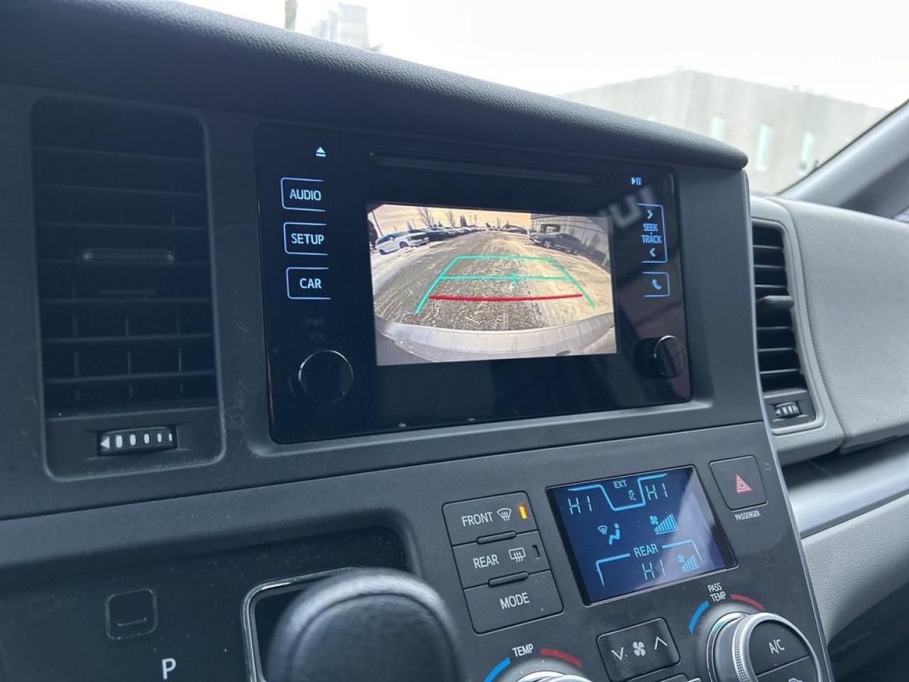 2015 Toyota Sienna 7-Pass V6 6A Photo