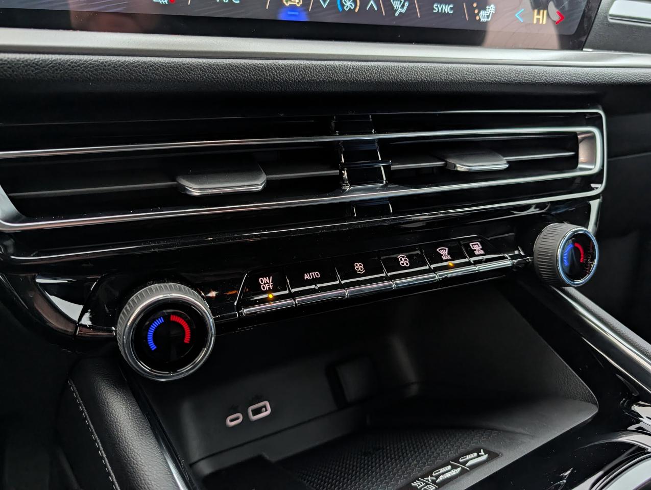 2026 Chevrolet Traverse LT Photo