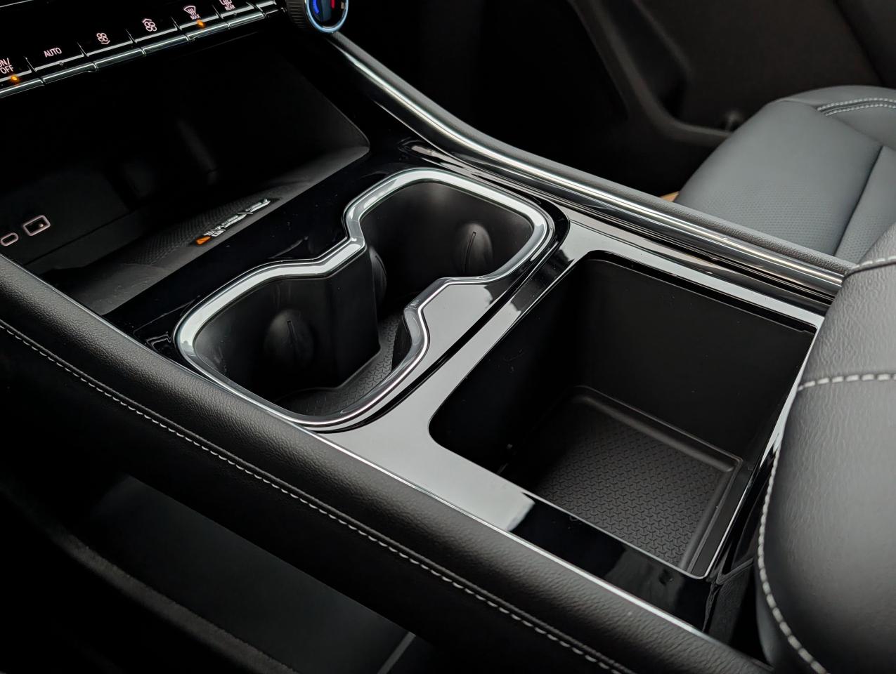 2026 Chevrolet Traverse LT Photo