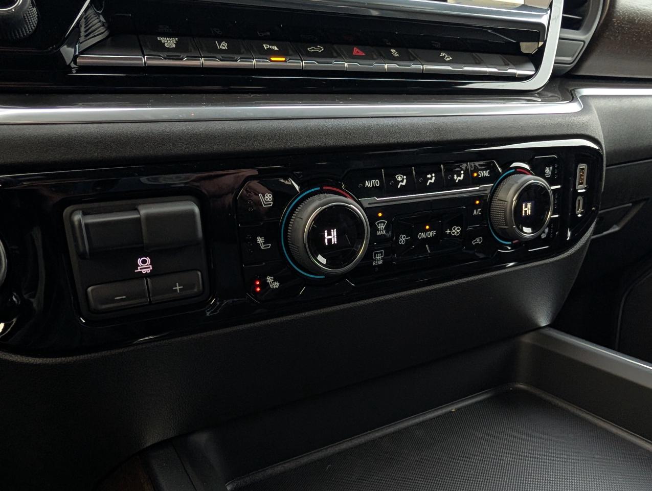 2025 Chevrolet SILVERADO 2500HD High Country Photo