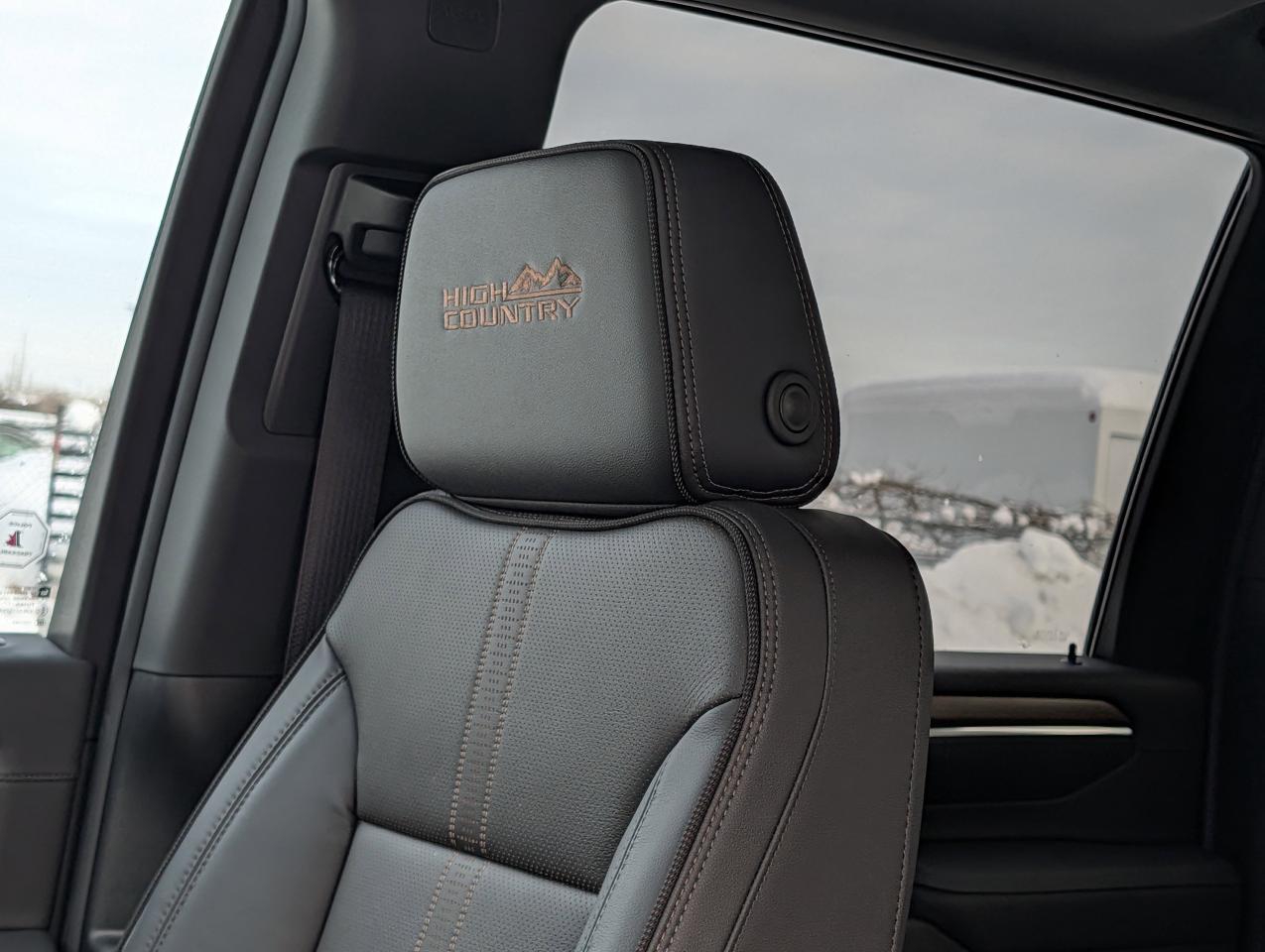 2025 Chevrolet SILVERADO 2500HD High Country Photo