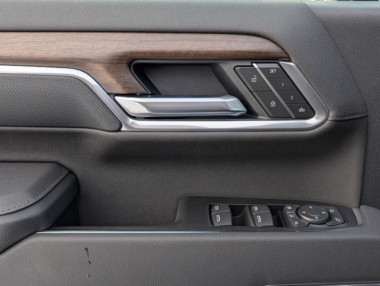 2025 Chevrolet SILVERADO 2500HD High Country Photo