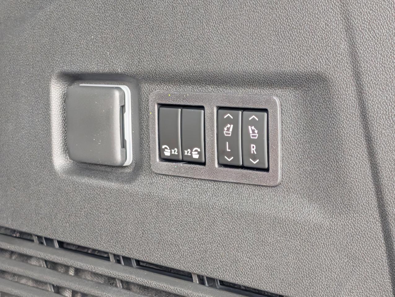 2026 GMC Yukon XL AT4 Photo