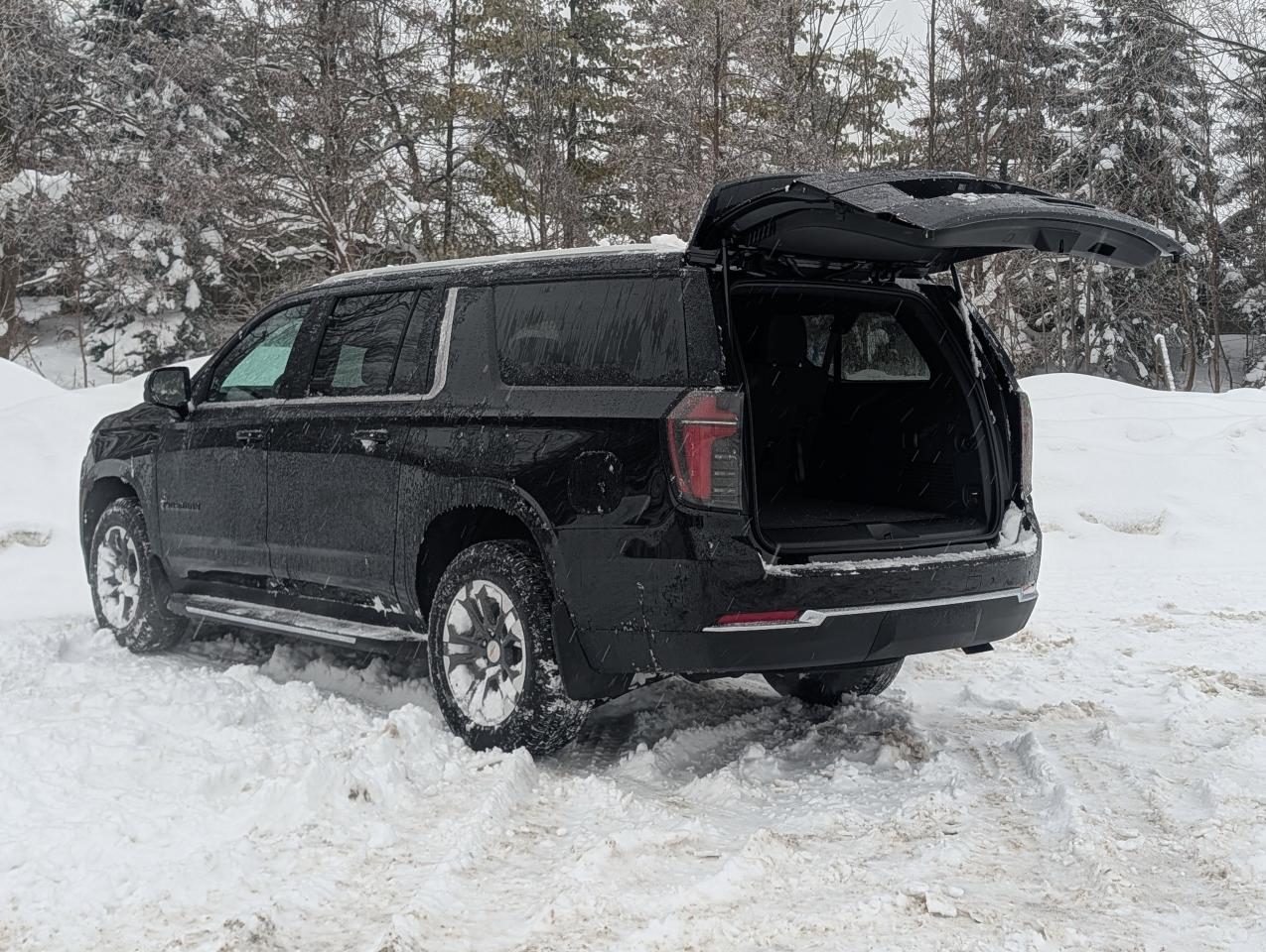 2026 Chevrolet Suburban LS Photo