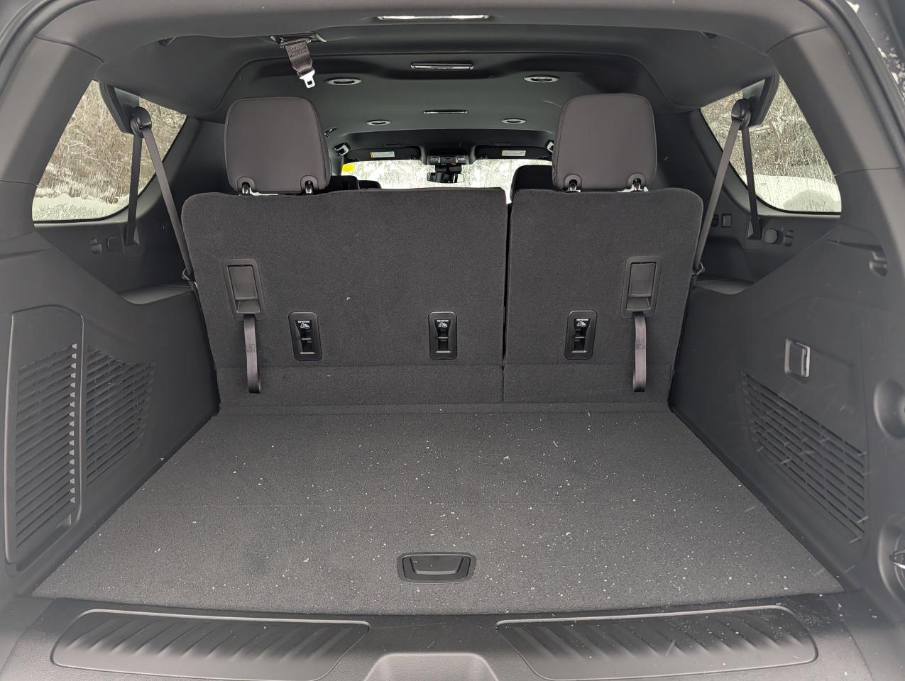 2026 Chevrolet Suburban LS Photo