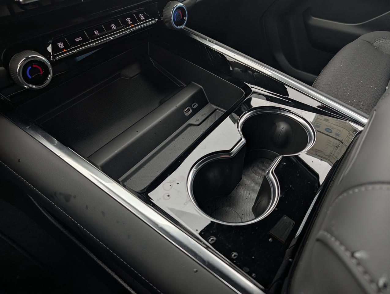 2026 Chevrolet Suburban LS Photo