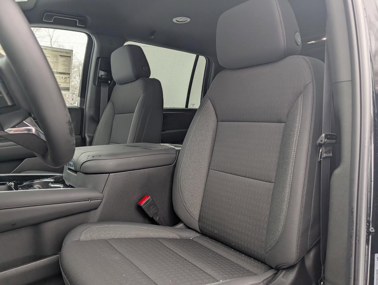 2026 Chevrolet Suburban LS Photo