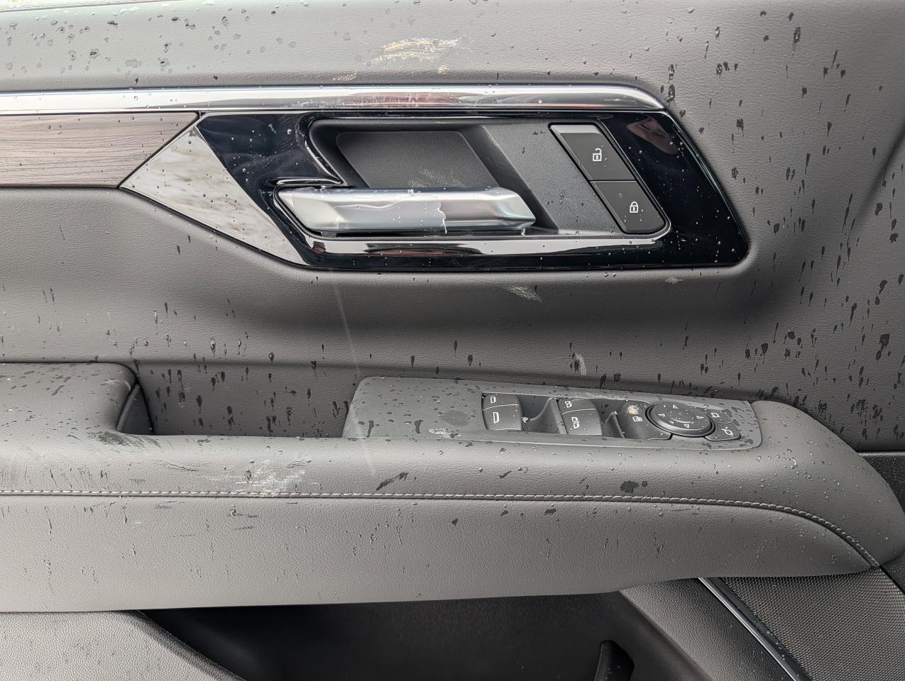 2026 Chevrolet Suburban LS Photo