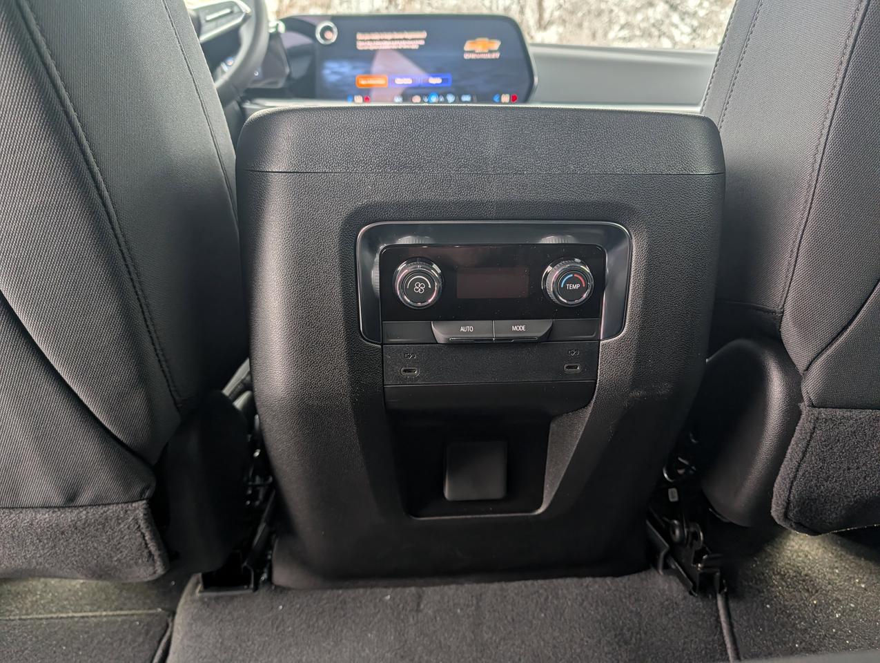 2026 Chevrolet Suburban LS Photo