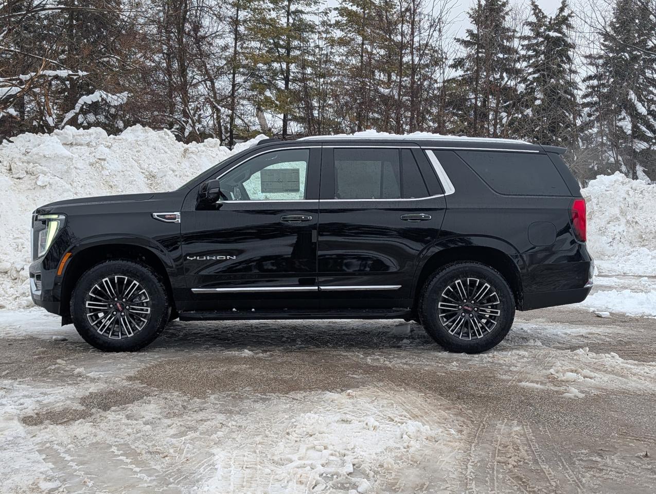 2026 GMC Yukon Elevation Photo4