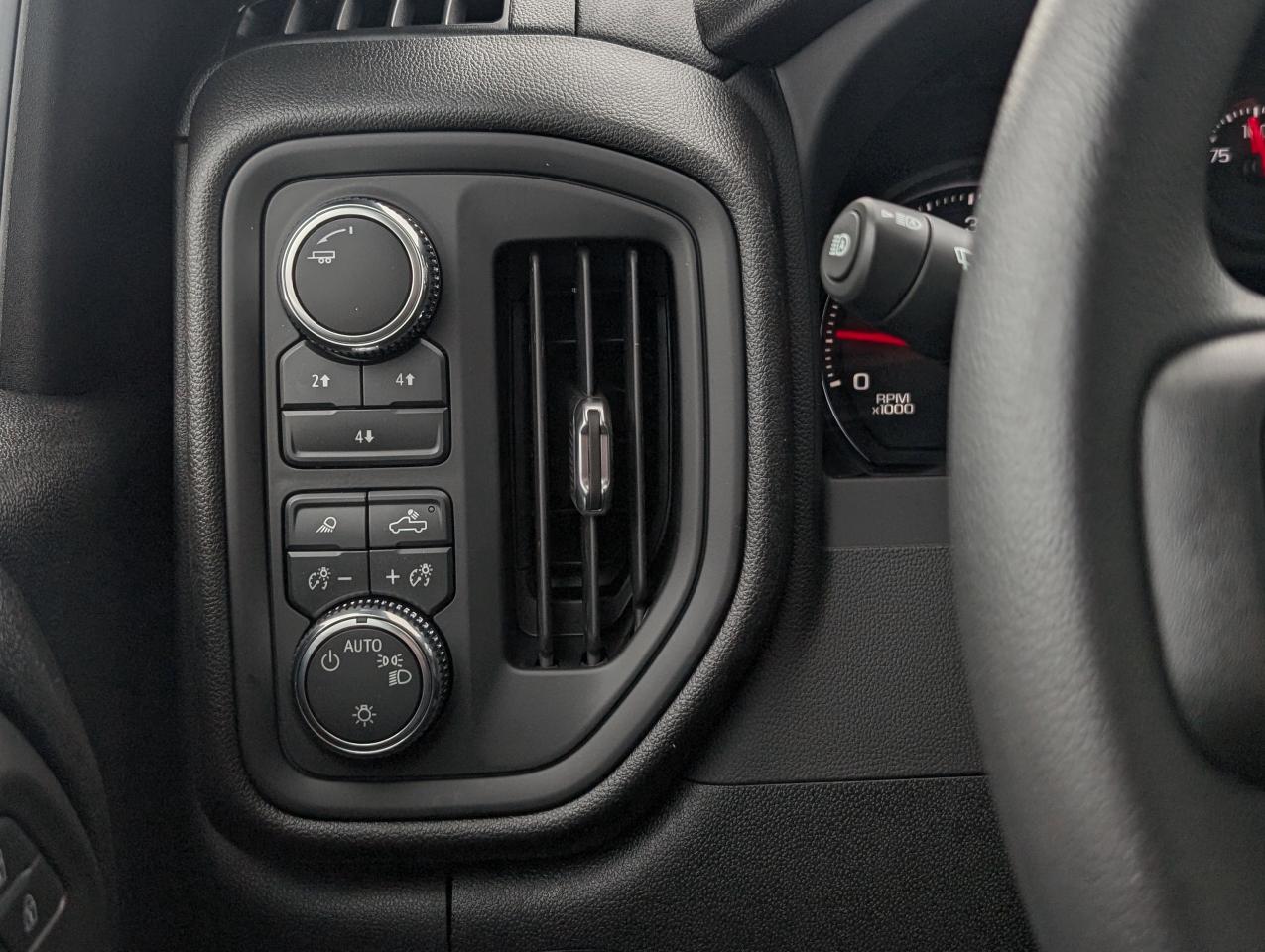 2026 GMC SIERRA 2500HD Pro Photo