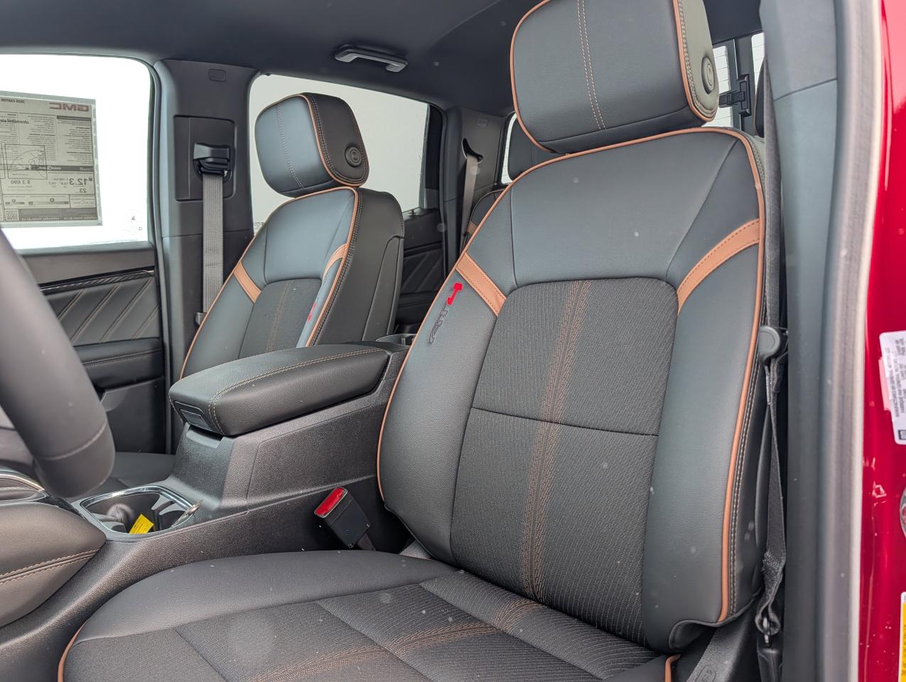 2026 GMC Canyon AT4 Photo