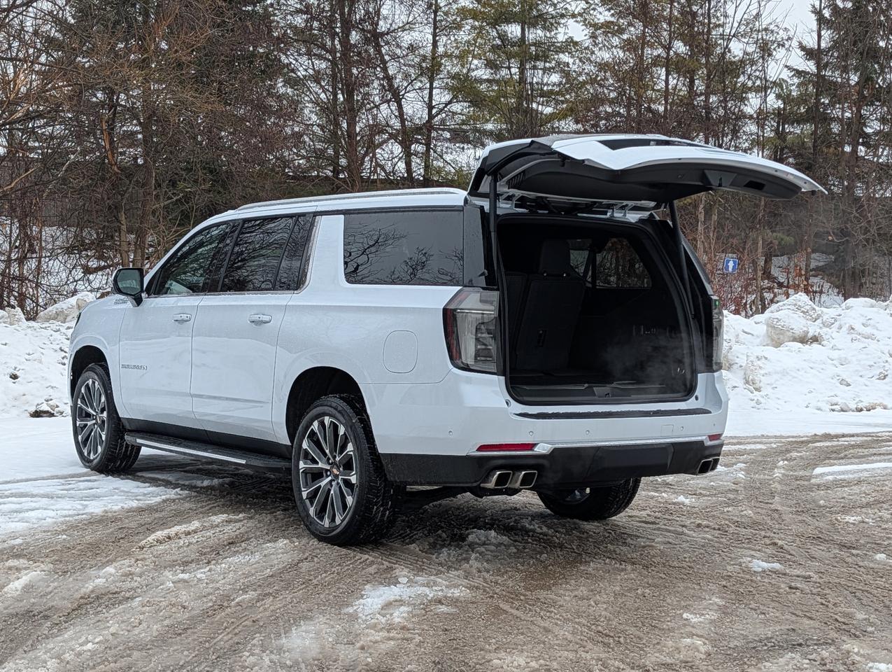 2026 Chevrolet Suburban High Country Photo