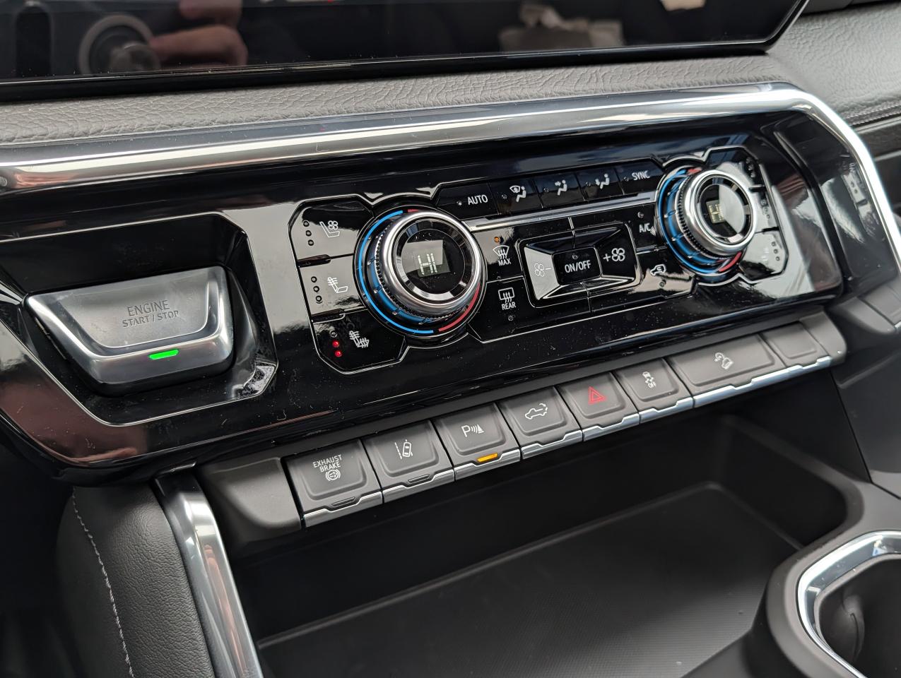 2026 GMC SIERRA 2500HD DENALI Photo