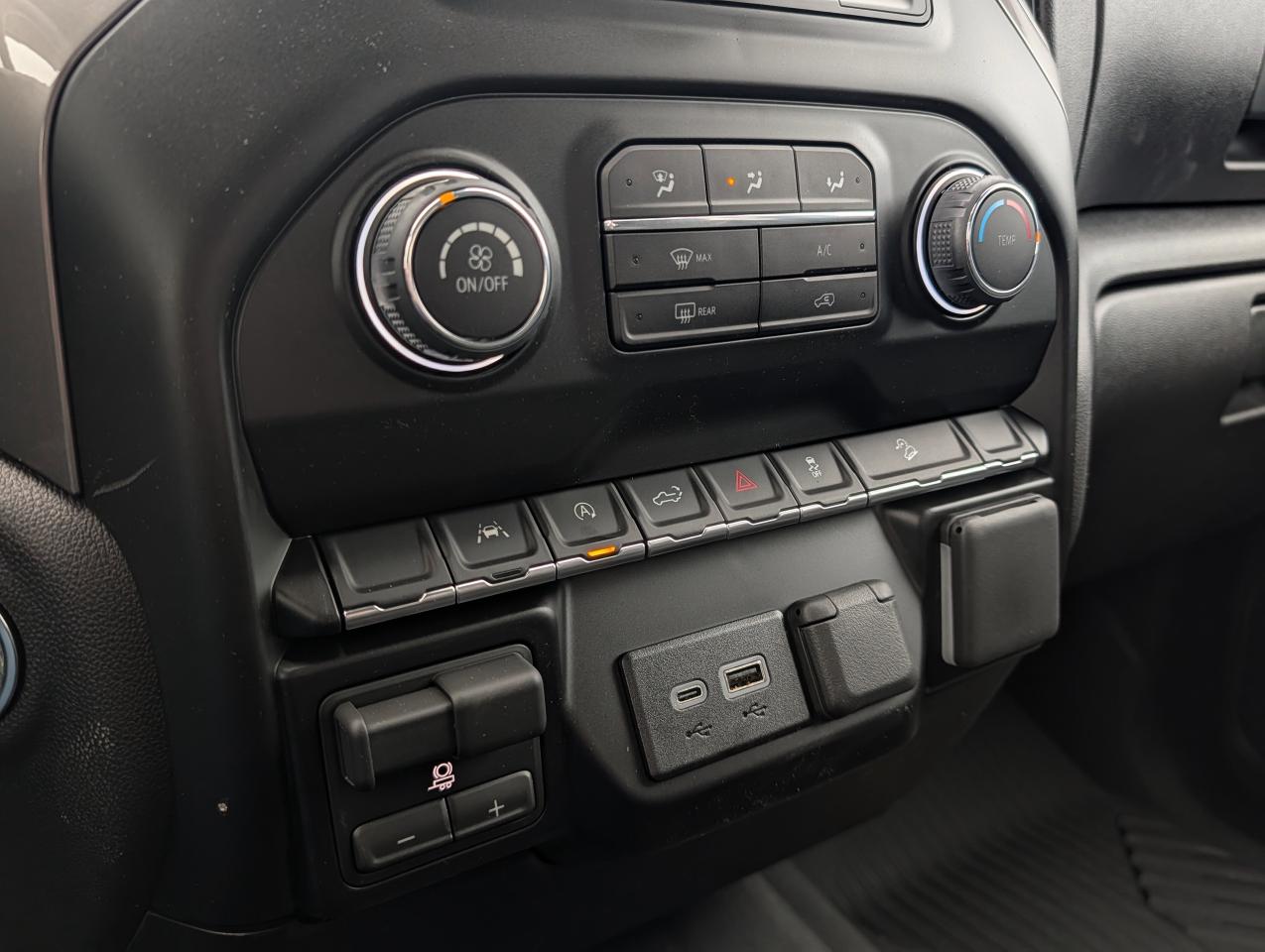 2026 Chevrolet Silverado 1500 Custom Trail Boss Photo