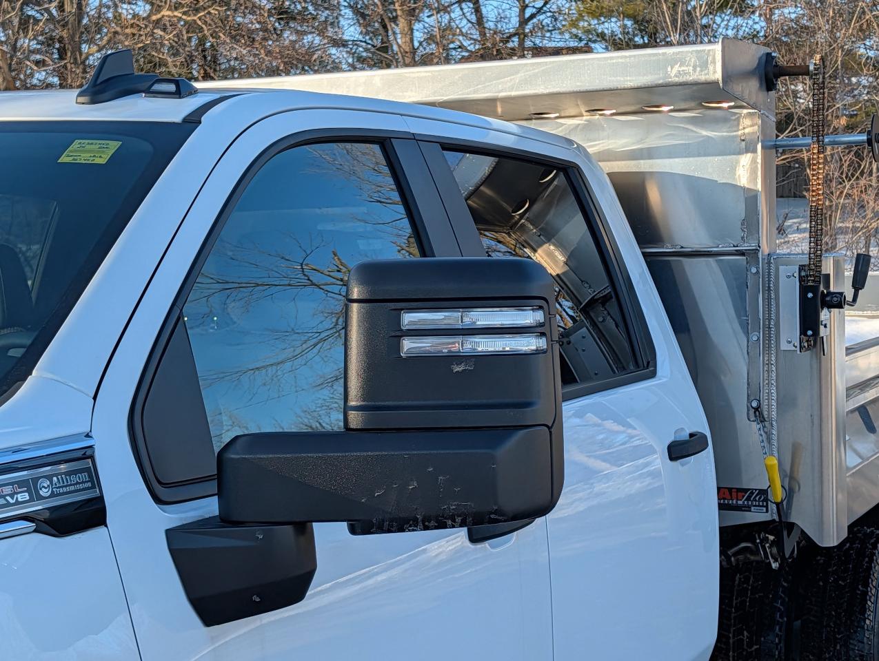 2026 Chevrolet SILVERADO 2500HD Work Truck Photo2