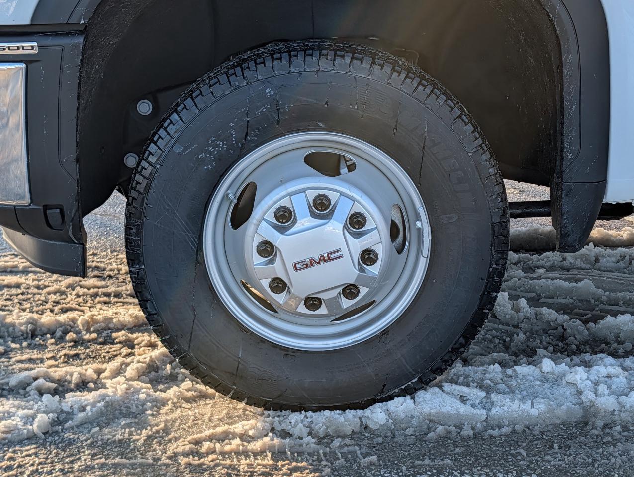 2026 Chevrolet SILVERADO 2500HD Work Truck Photo4