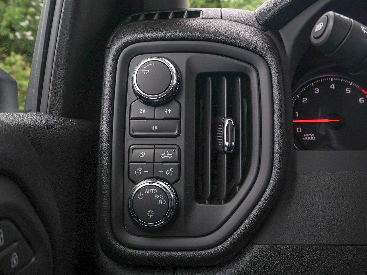 2026 Chevrolet SILVERADO 2500HD Work Truck Photo