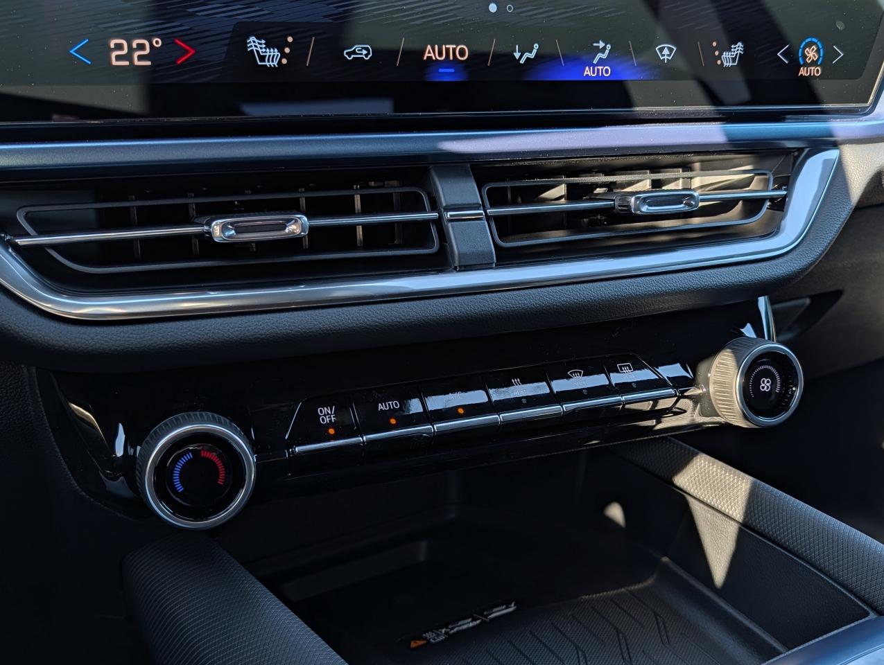 2026 Chevrolet Equinox EV LT Photo