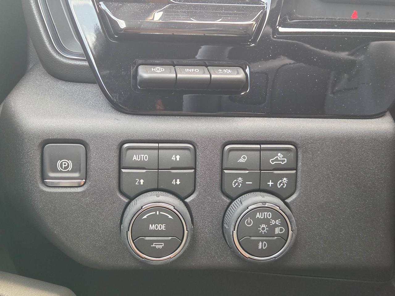 2026 Chevrolet SILVERADO 2500HD ZR2 Photo